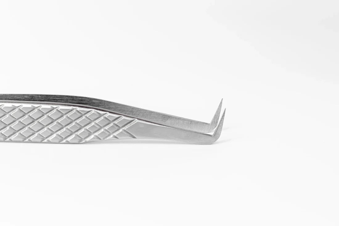The Lashgod Lux Tweezer