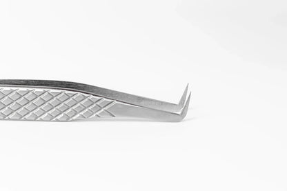 The Lashgod Lux Tweezer