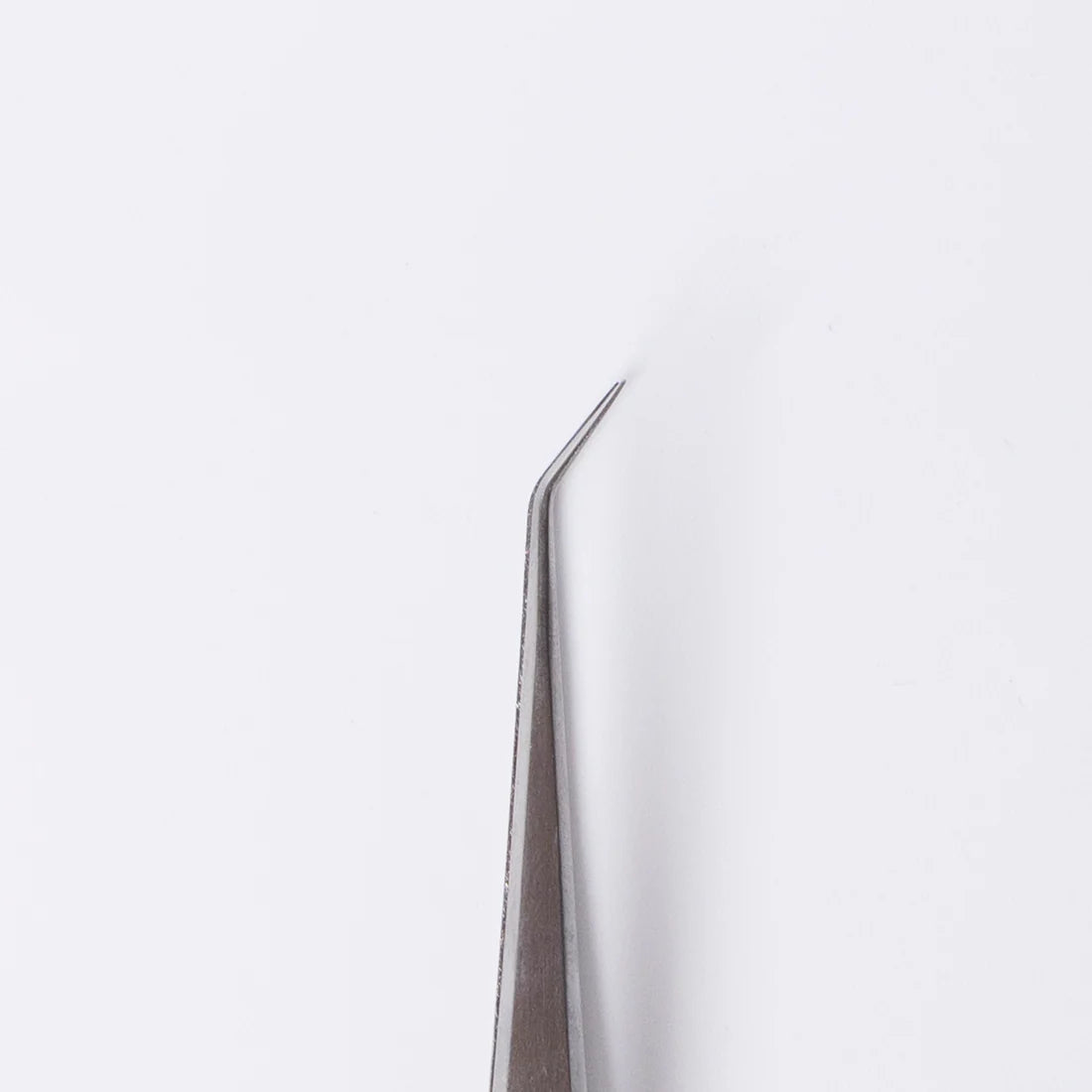 Lady Isolation Tweezer